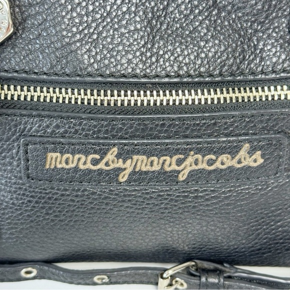 Marc By Marc Jacobs Black Leather Crossbody Zip Closure - Picture 6 of 12